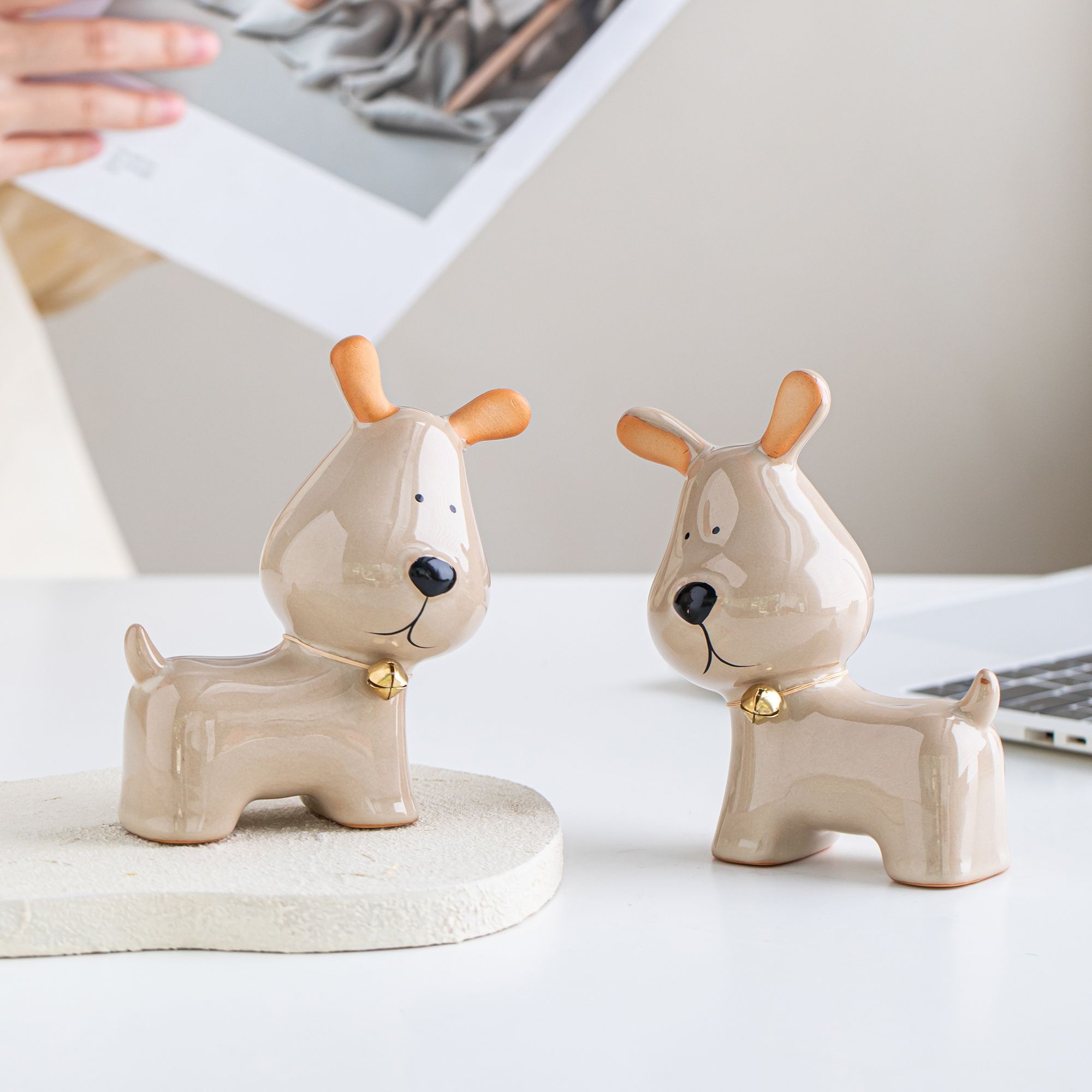 クリエイティブな北欧スタイルのセラミックベル子犬オーナメント - Home Office Architecture のレビューと価格