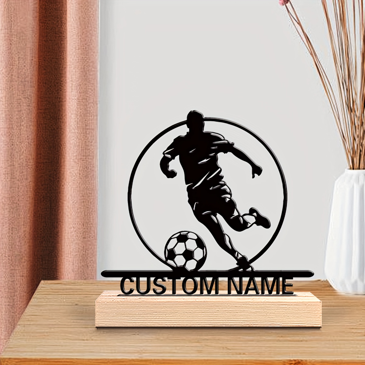 カスタムサッカー選手メタル像（名前入り）、木製台座付きテーブ - Home Office Gifts のレビューと価格