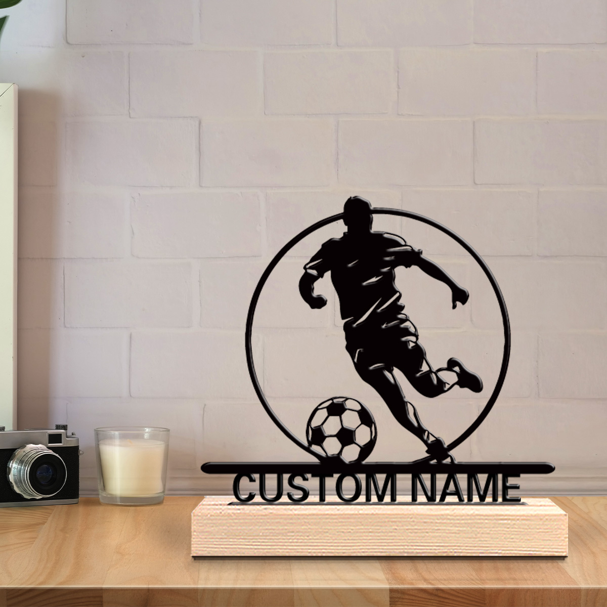 カスタムサッカー選手メタル像（名前入り）、木製台座付きテーブ - Home Office Gifts のレビューと価格