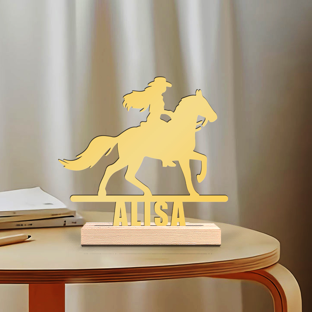 1個入りカスタム乗馬少女木製ベースメタルアートオーナメント、 - Home Office Gifts のレビューと価格